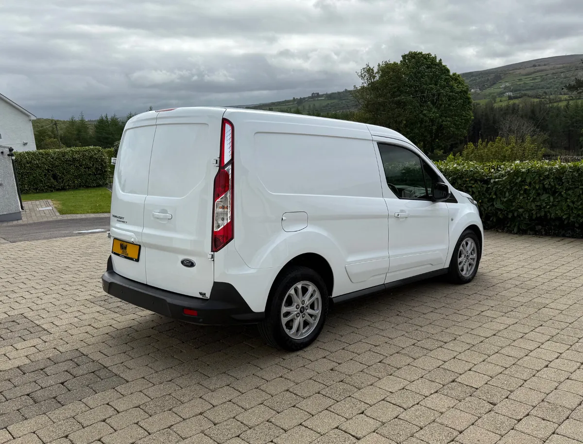 2022 Ford Transit Connect Limited Automatic - Image 4