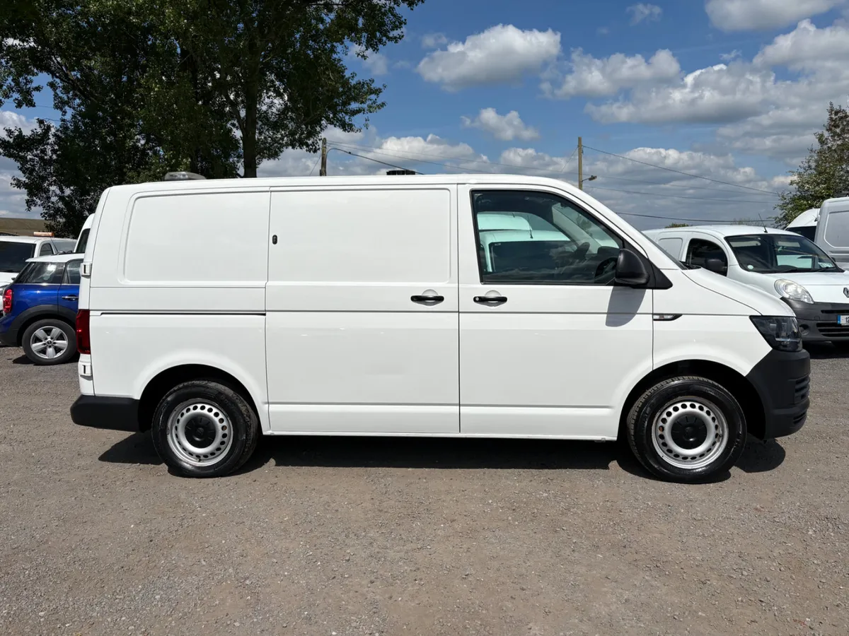 Volkswagen Transporter - Image 4