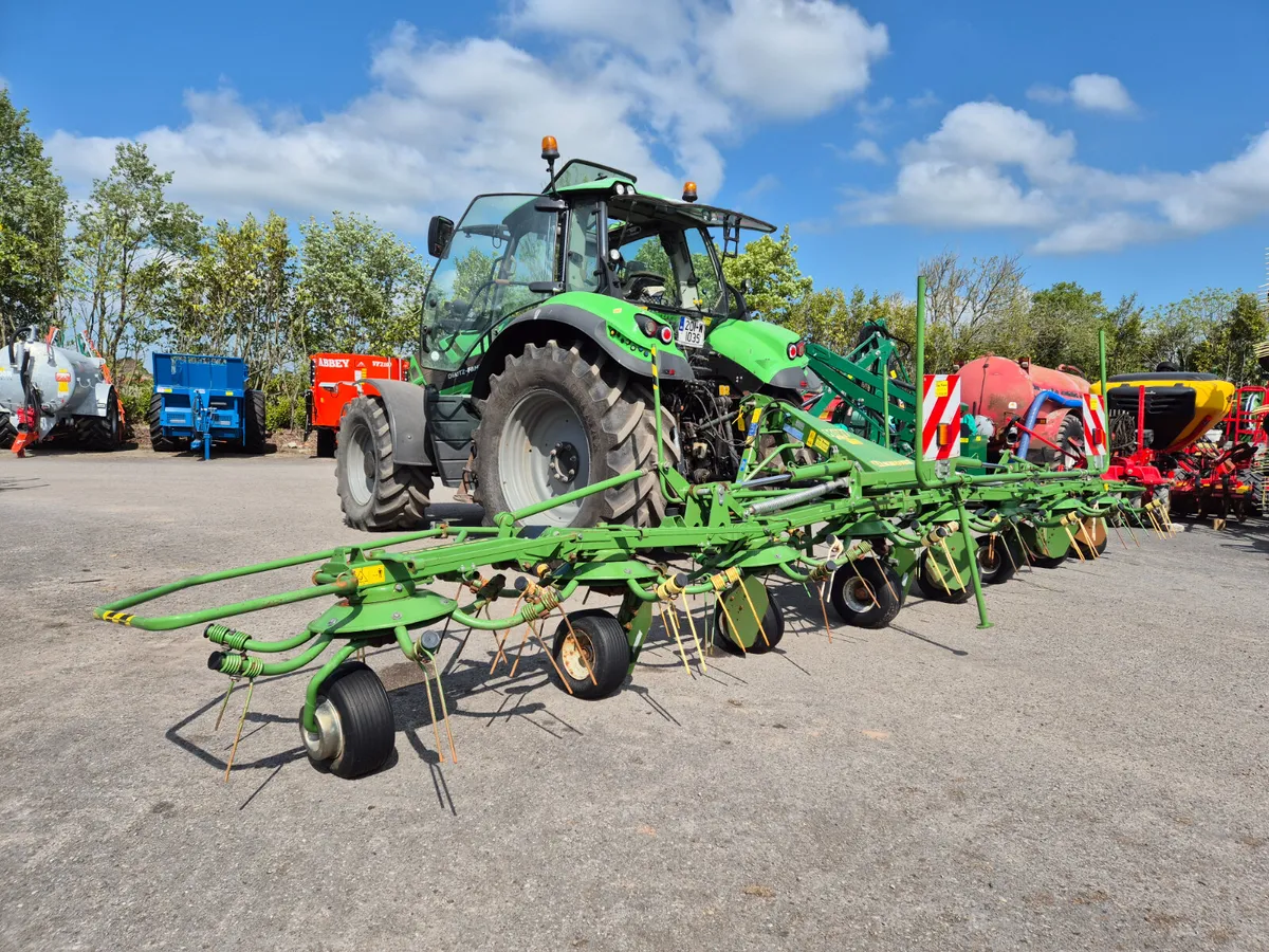 Krone KW 8.82/8 Tedder - Image 1