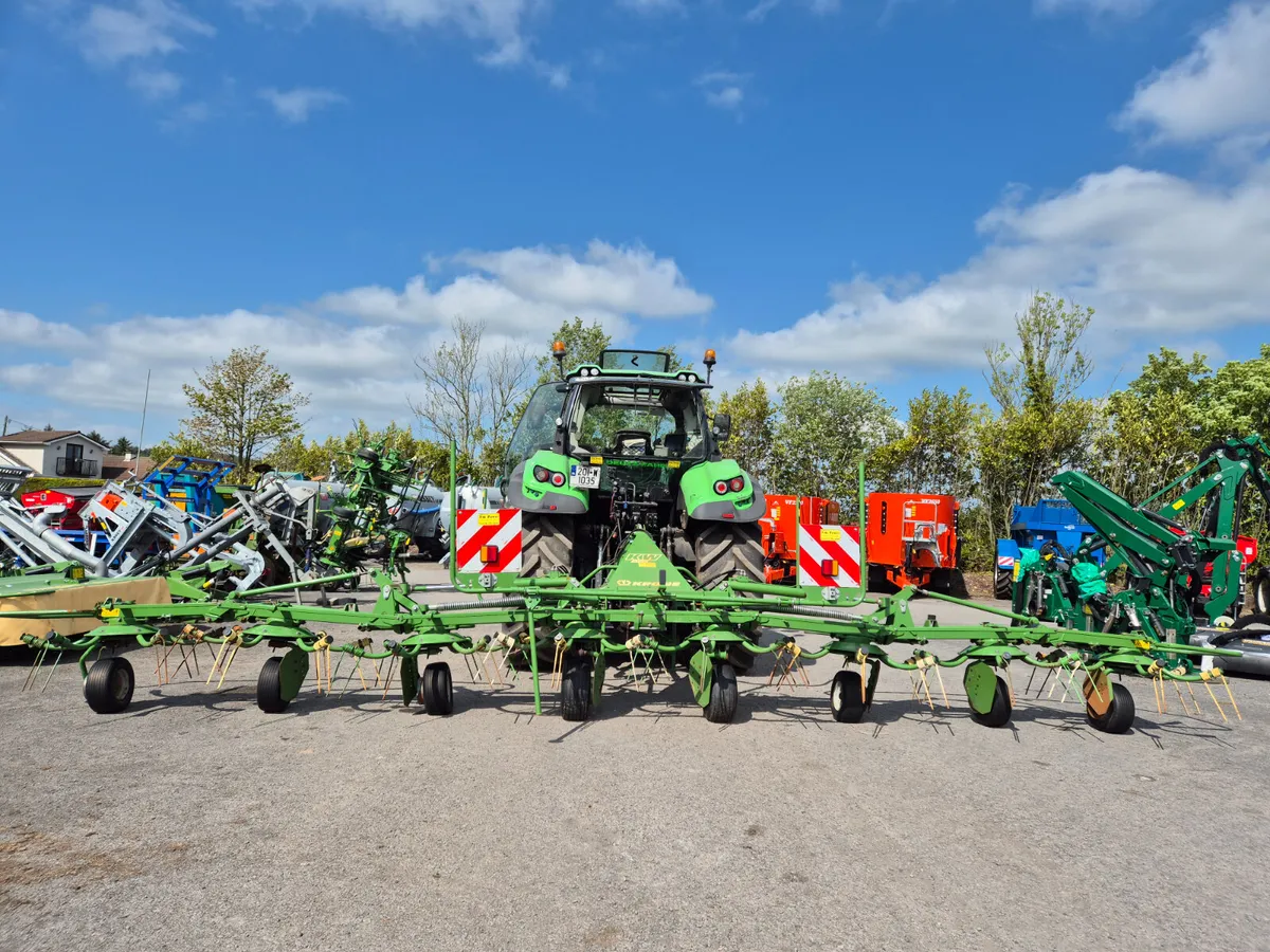Krone KW 8.82/8 Tedder - Image 2