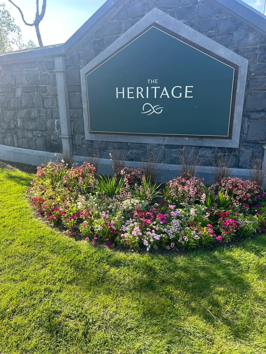 Dublin Black Kelp Limestone Building Stone - Image 1