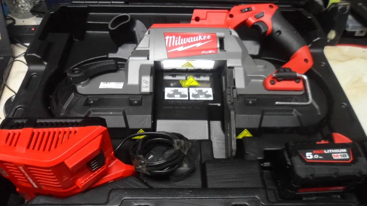 Milwaukee Band Saw (M18 CBS125) Needs New Belt - Image 2