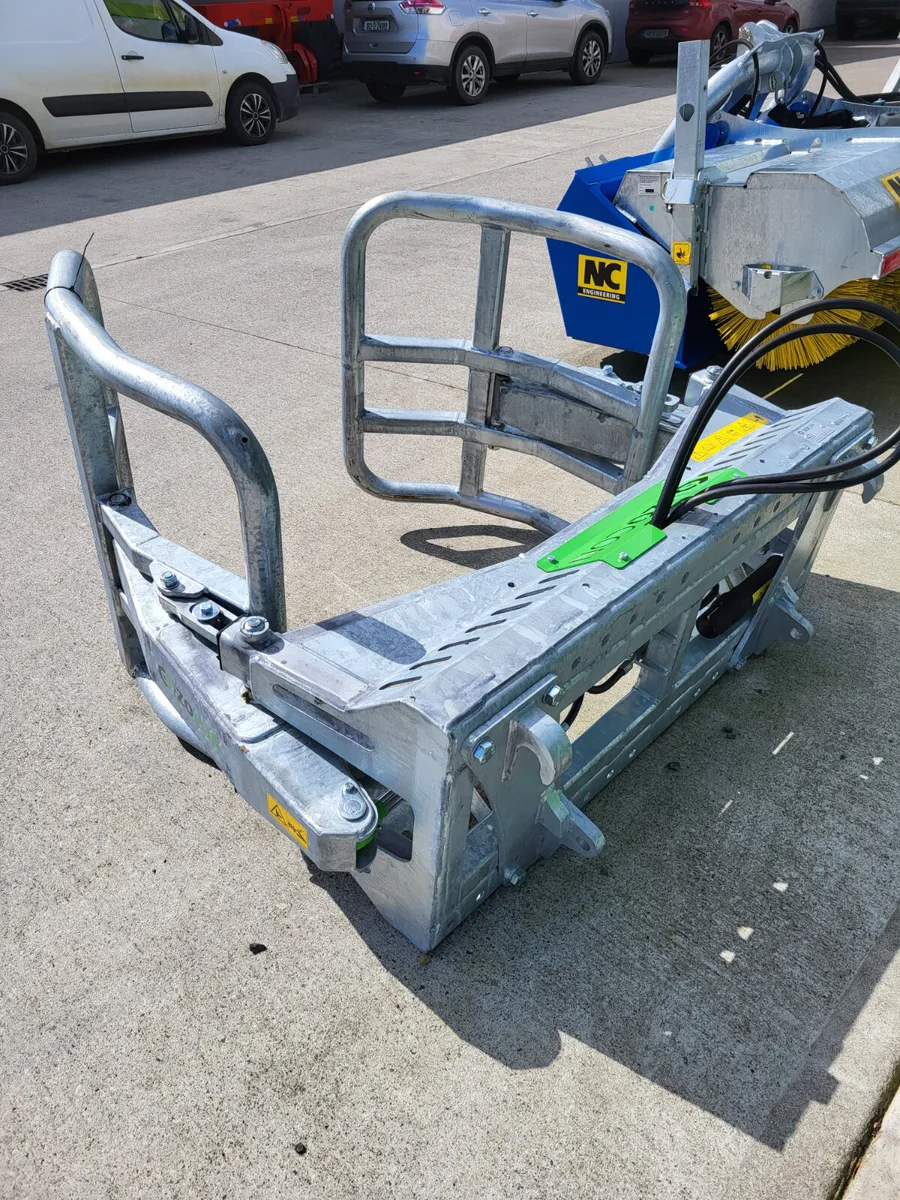 Bale Grabs ZOCON - Image 3