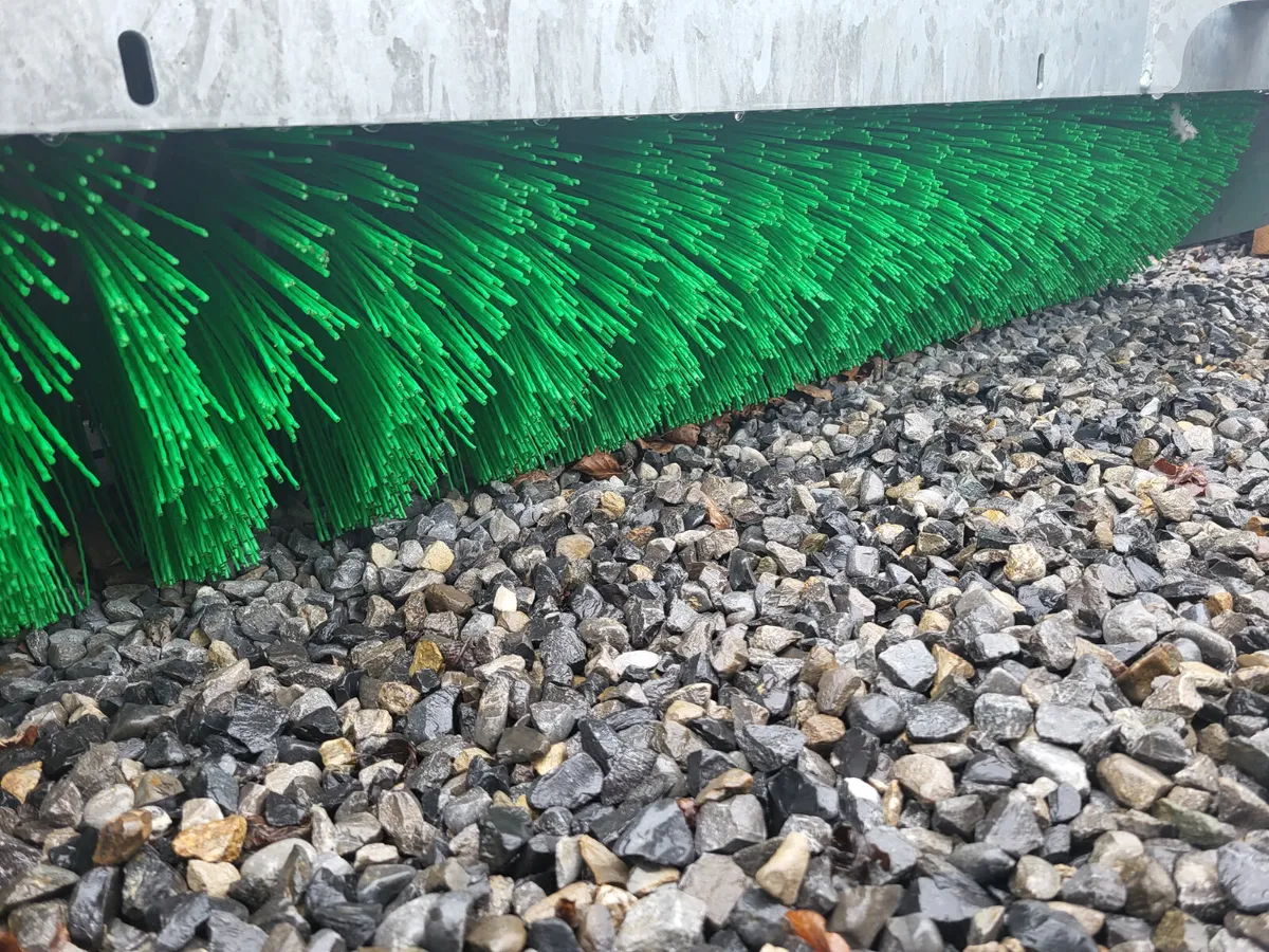 Yard scrapers & Sweepers - Image 4