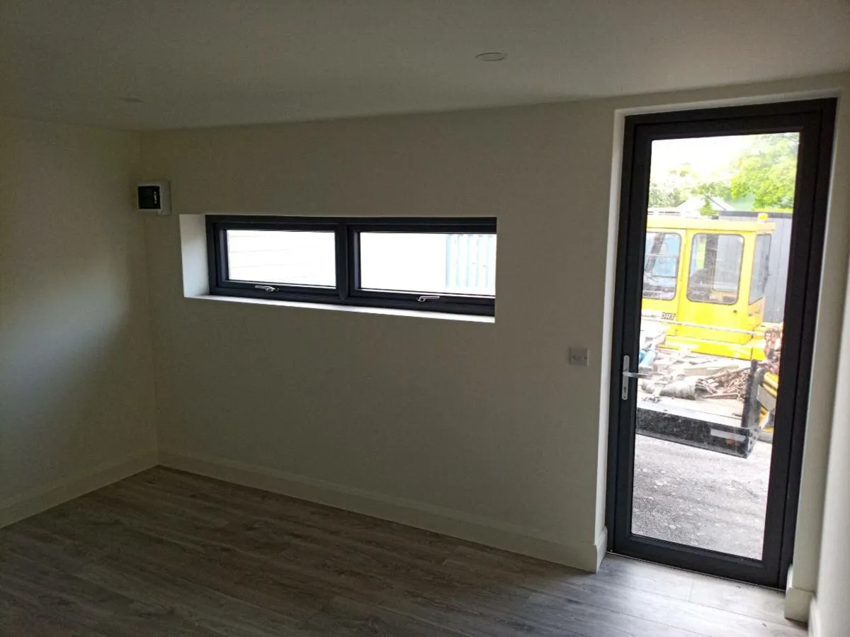 Garden Room / office or play room - Image 4