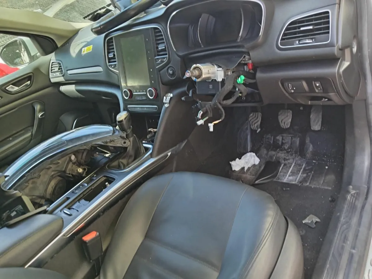 Renault megane for breaking 2017-2019 1.5dci - Image 3