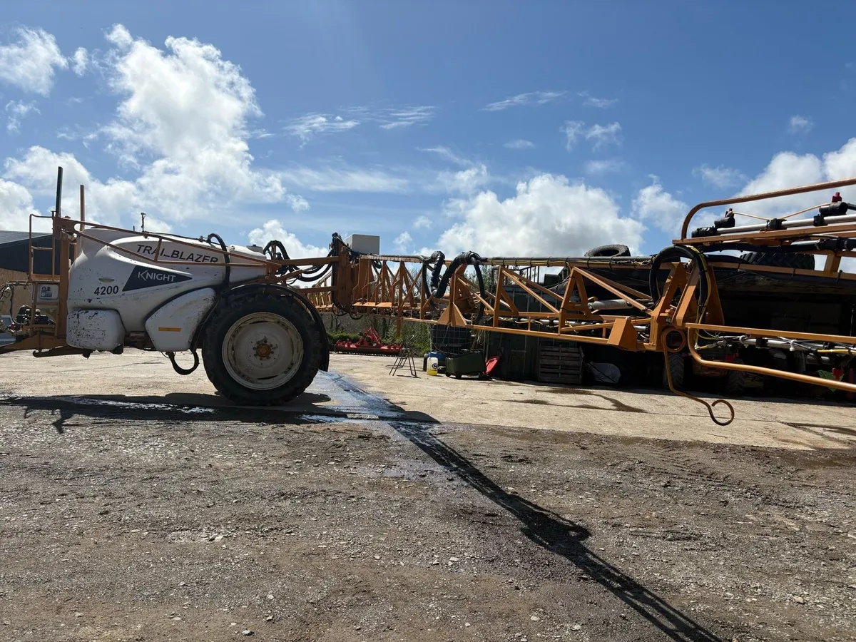 Spraying and fertiliser spreading - Image 4