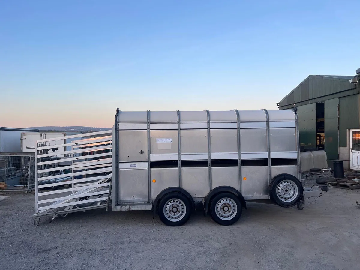 Ifor Williams TA510 12' Livestock Trailer Decks - Image 3