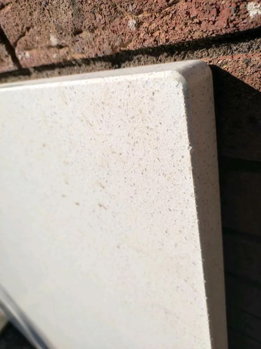 Quartz worktop white - Image 1