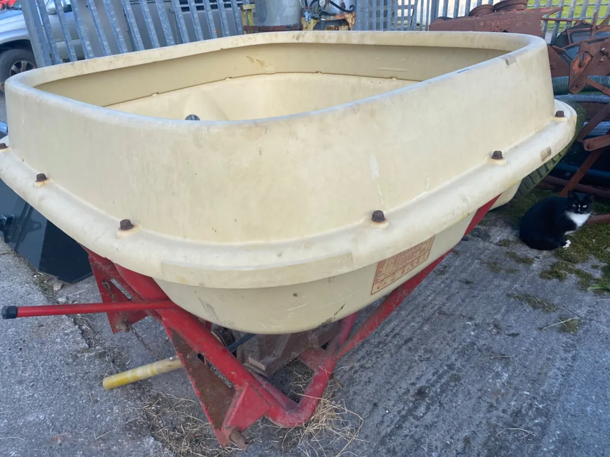 Vicon fertiliser spreader’s - Image 2