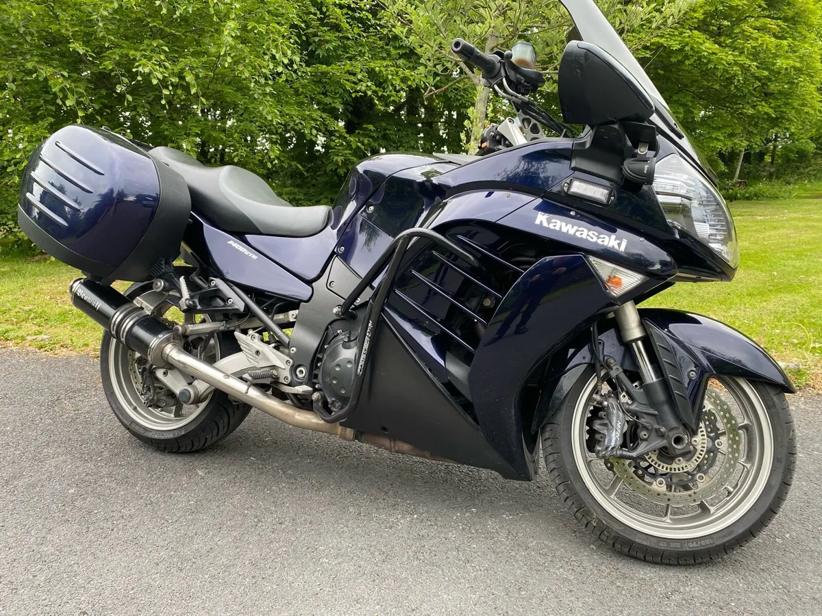 Kawasaki GTR 1400 2011 - Image 4