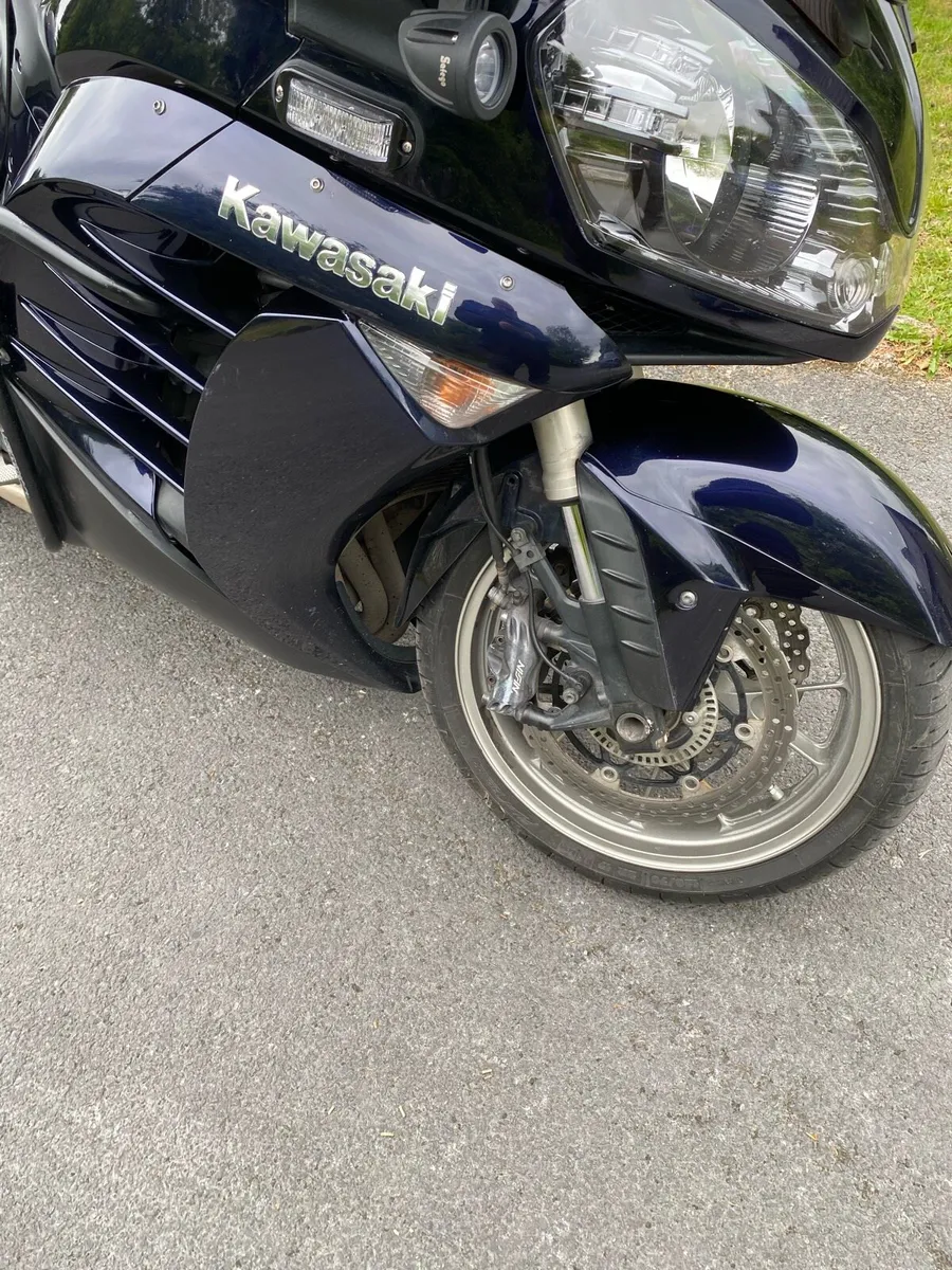 Kawasaki GTR 1400 2011 - Image 2