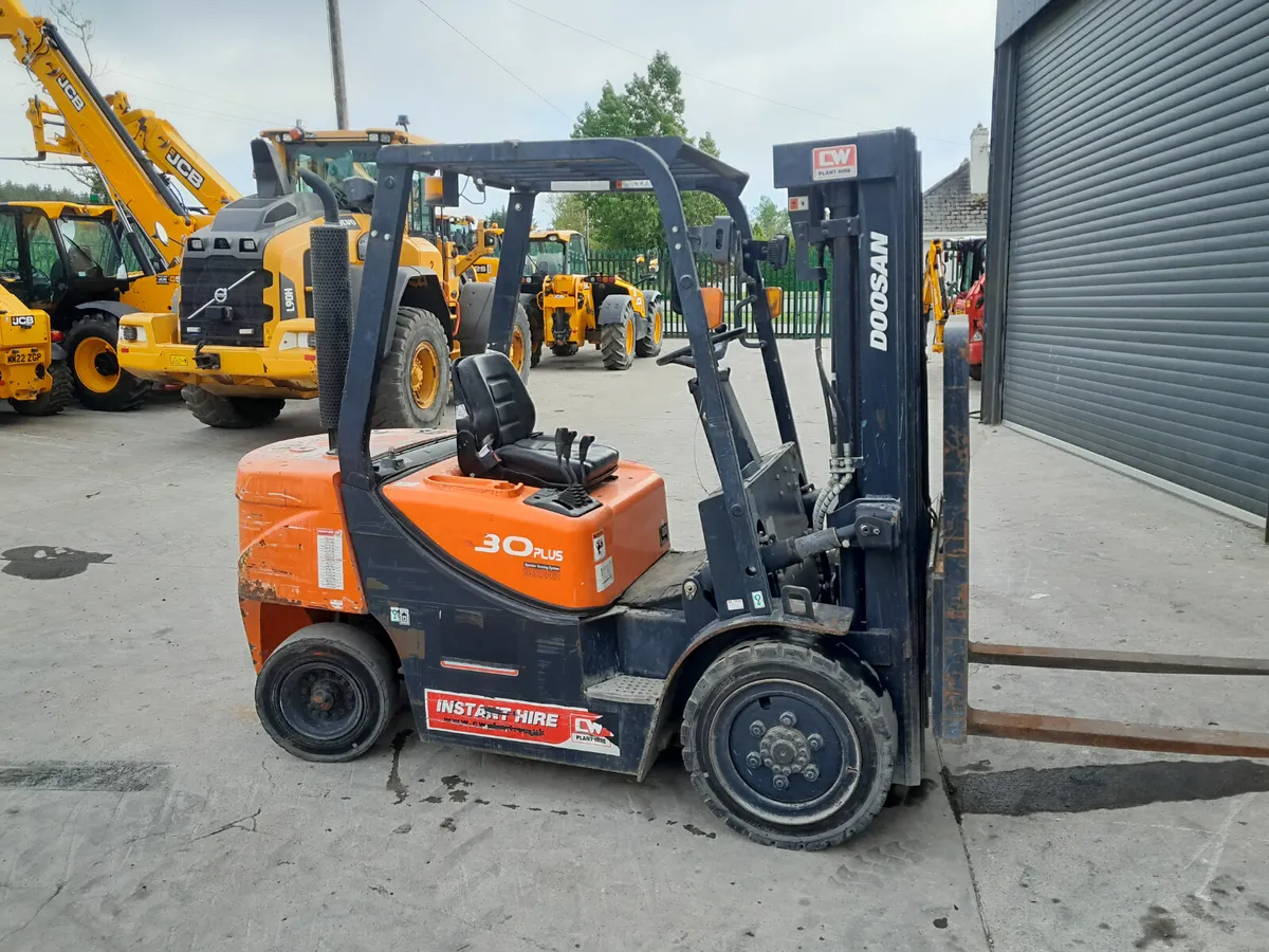 Doosan D30 GP Diesel Forklift 2017 (17964) - Image 3