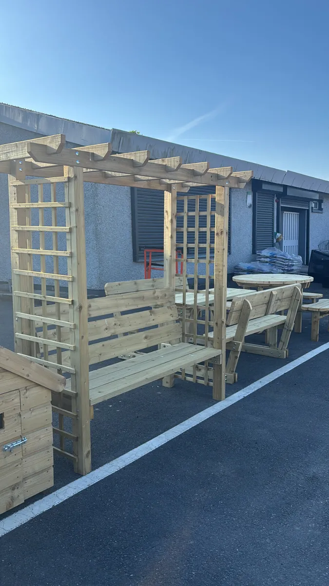 Topsoil screened, nutrient rich black topsail - Image 3