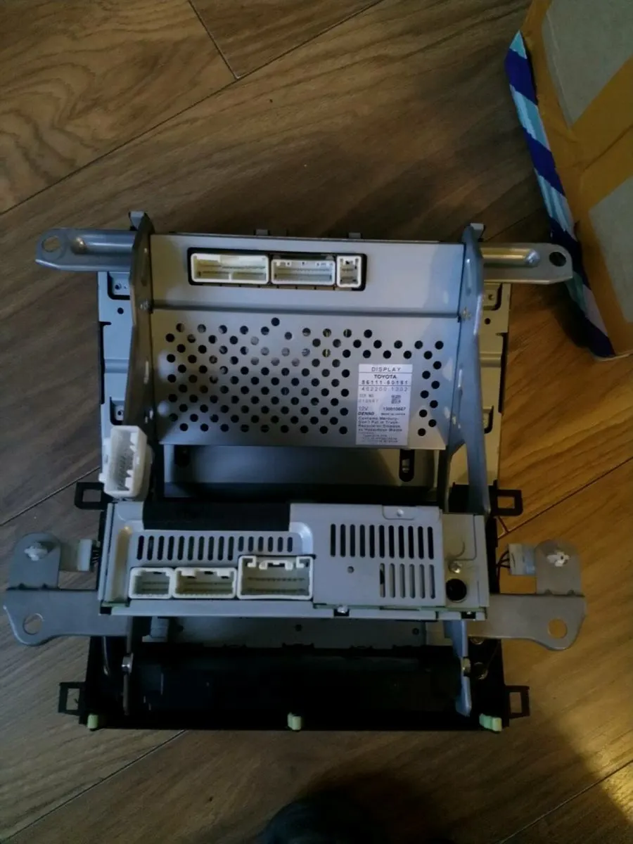 Toyota Amazon lc100 series oem radio - Image 3