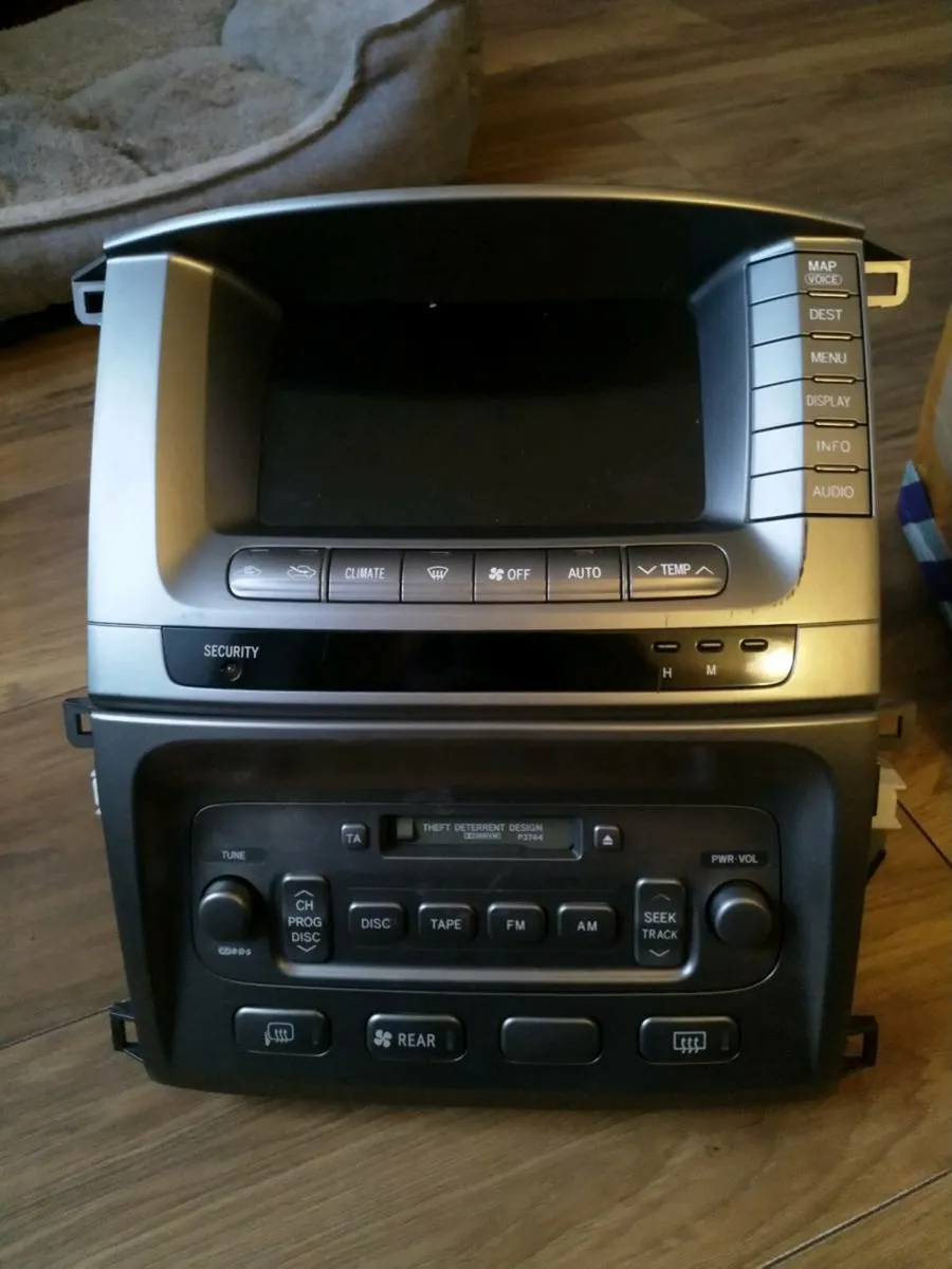Toyota Amazon lc100 series oem radio - Image 1