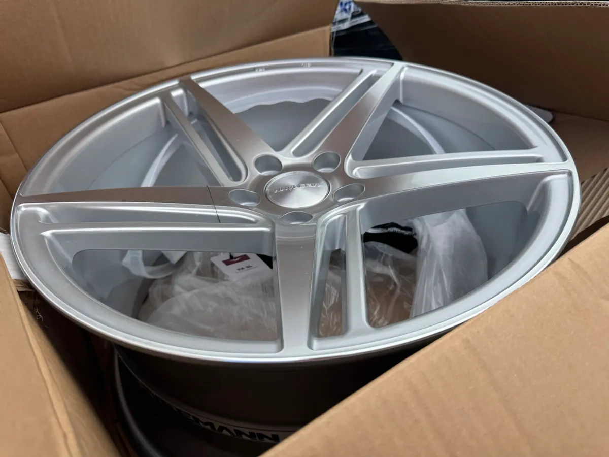 18” vfs31 9” single alloy wheel 5x112 spare - Image 2