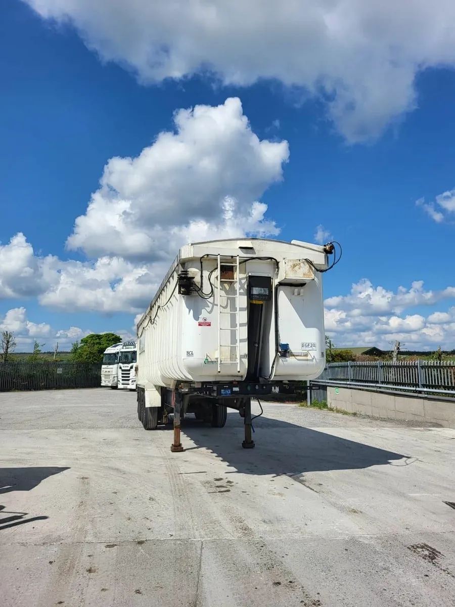 Bulk alloy tipping trailer - Wilcox - Image 3