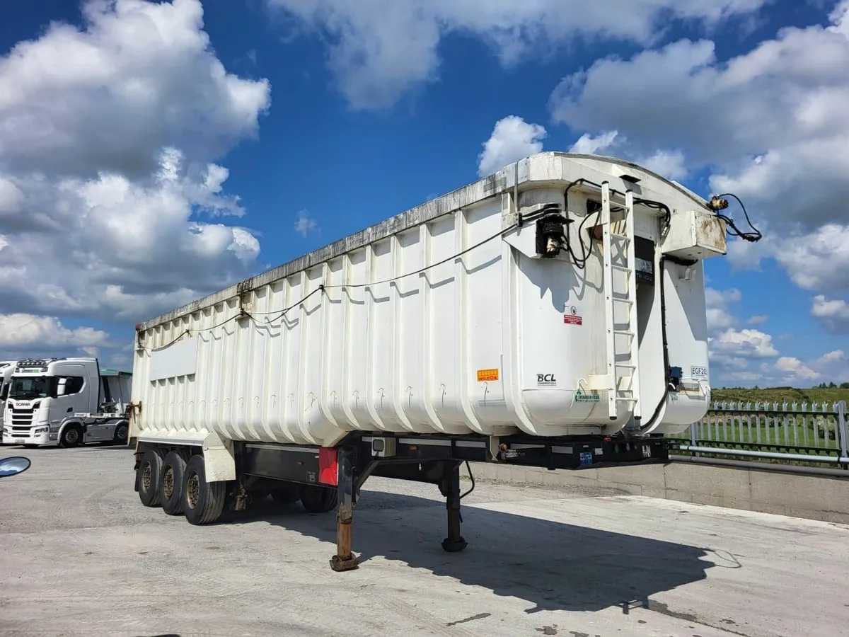 Bulk alloy tipping trailer - Wilcox - Image 4