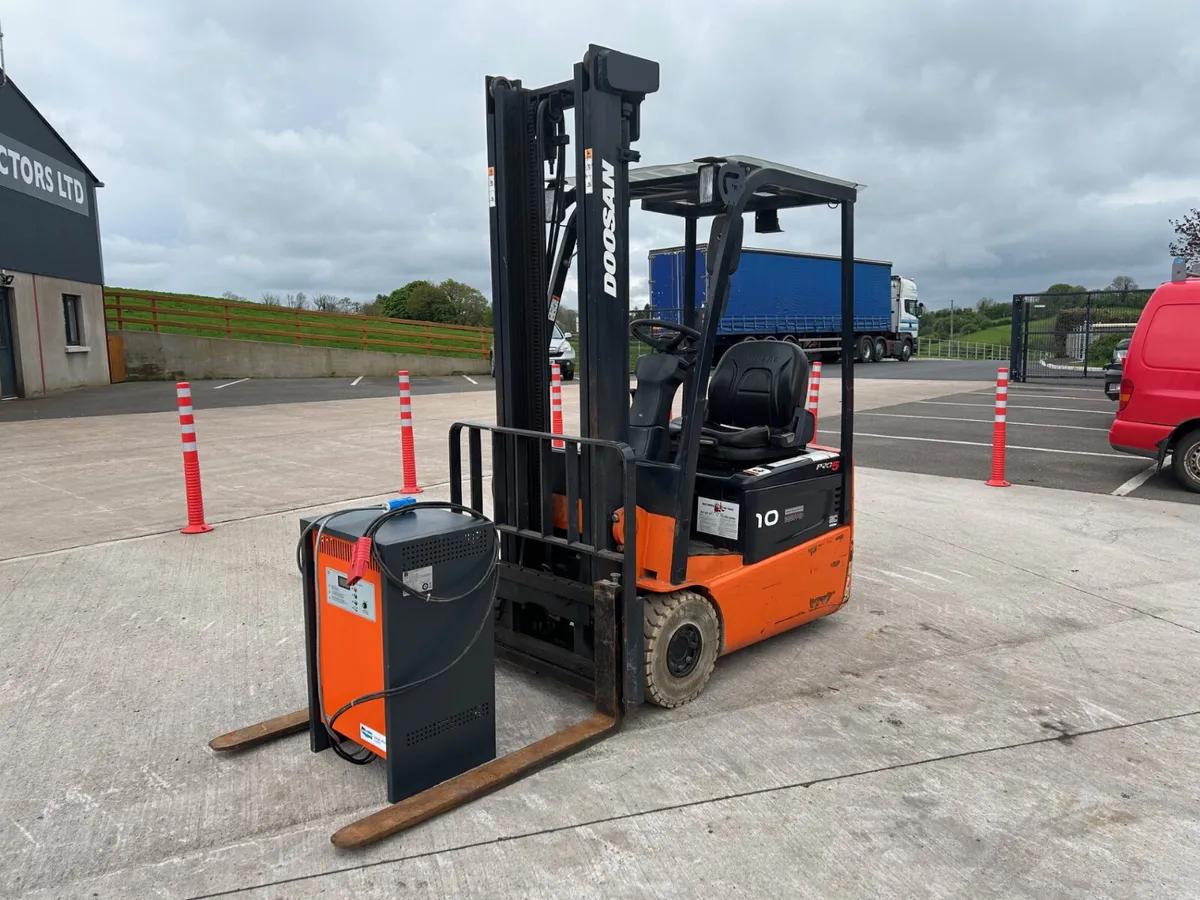 Doosan B10R-5 1 Tonne Electric Forklift - Image 3