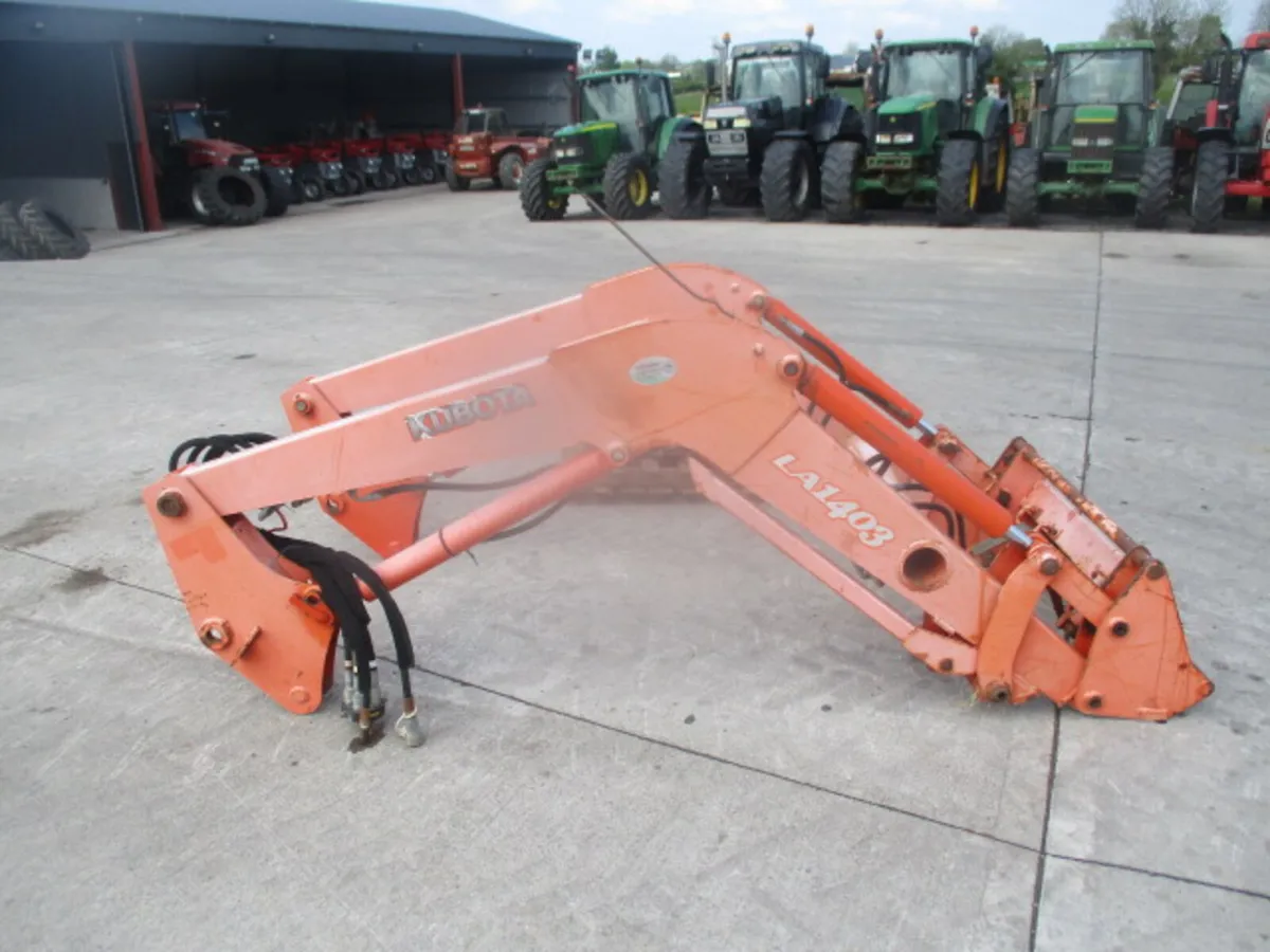 Kubota LA1403 Loader - Image 1