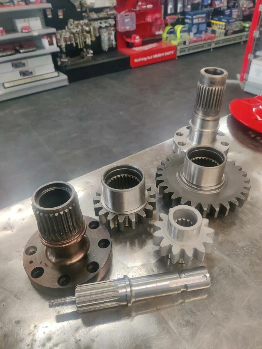 🚨CLAAS & JOHN DEERE PARTS @BERNARD BYRNE COMBINES - Image 4