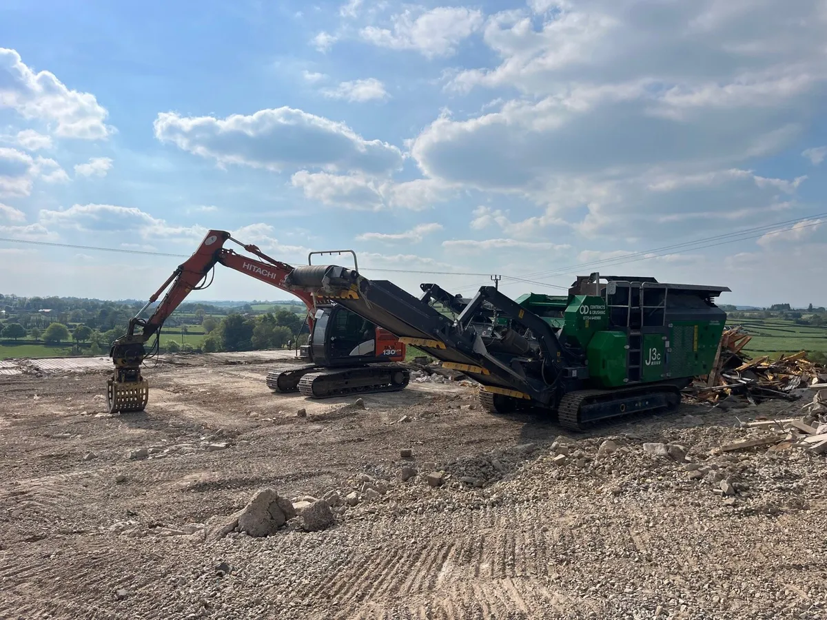 Crusher hire demolition  digger hire Attachemnts - Image 1