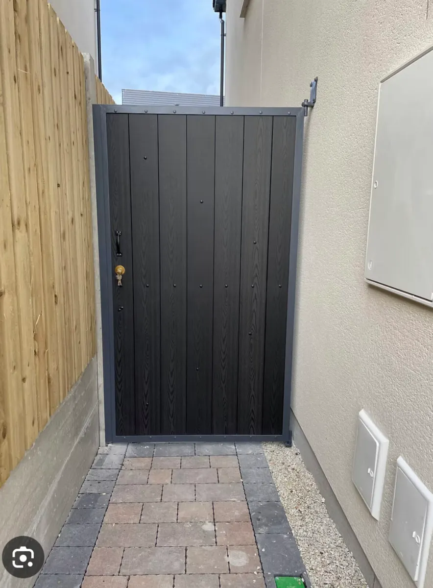 Gates, Railings, Fencing - Image 2