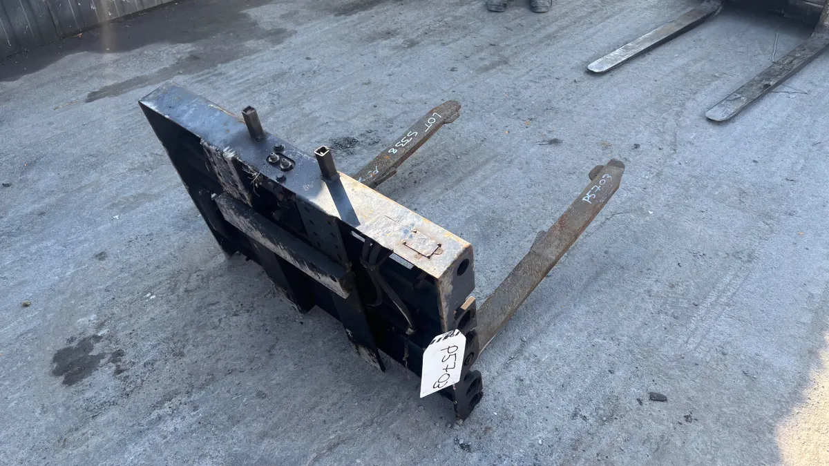 Hydraulic Sideshift Fork Carriage & Forks - Image 4