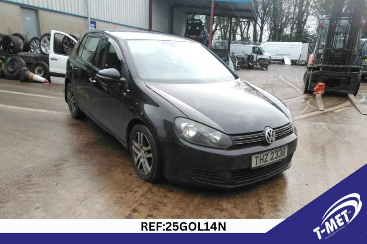 2010 VOLKSWAGEN GOLF BREAKING FOR PARTS - Image 1
