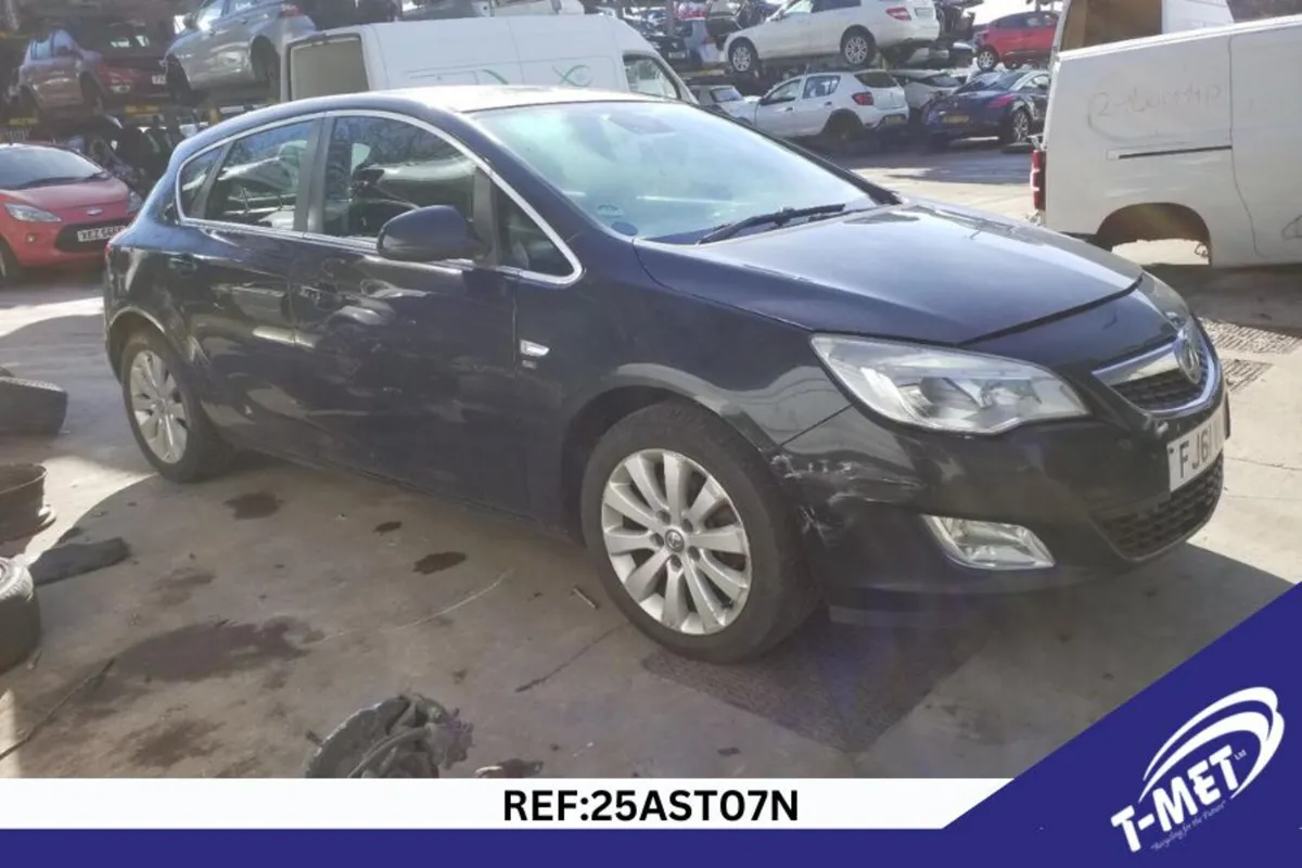 2012 VAUXHALL ASTRA BREAKING FOR PARTS - Image 1
