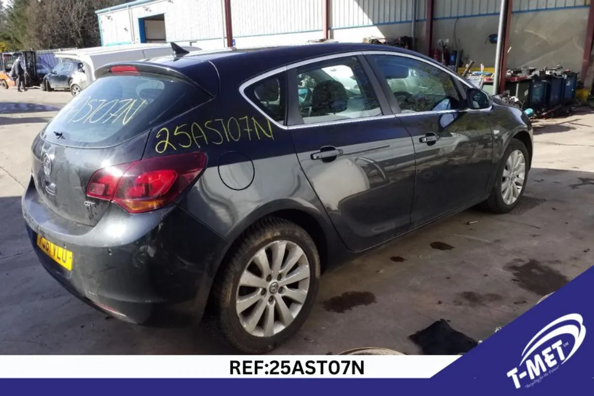 2012 VAUXHALL ASTRA BREAKING FOR PARTS - Image 3