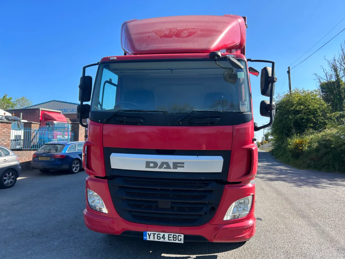 2014 Daf cf 6x2 Curtainsider + Moffett fork lift - Image 2