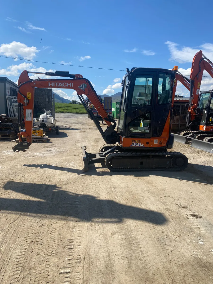 2023 Hitachi 33U (850hours ) - Image 1