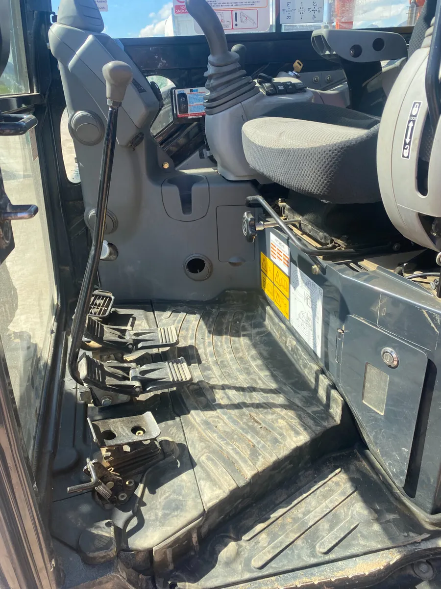 2023 Hitachi 33U (850hours ) - Image 4