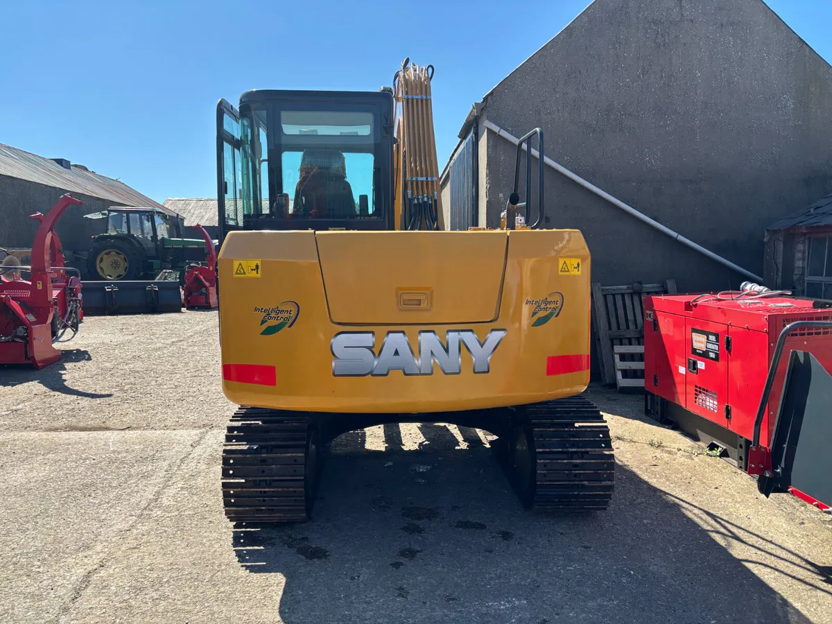 Excavator  Sany 75 ISUZU Engine Very Tidy - Image 3