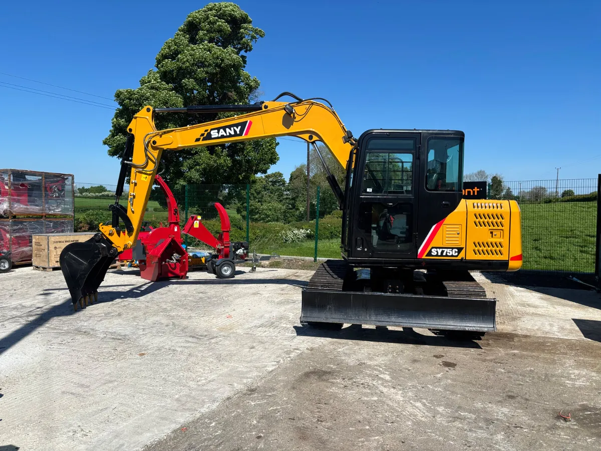 Excavator  Sany 75 ISUZU Engine Very Tidy - Image 2