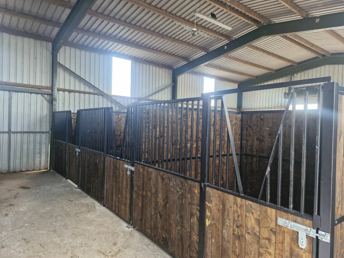Stables and field shelters - Image 3