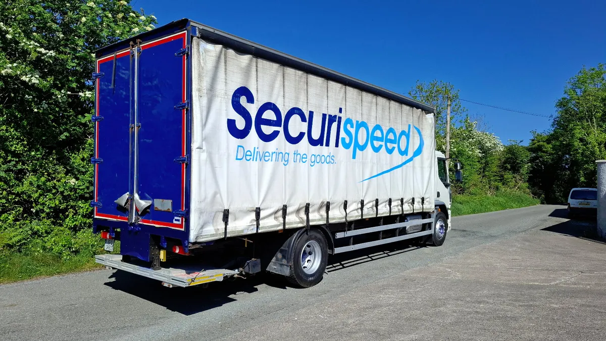 2015 Daf CF 65 250 , Curtain Side, 4x2 , - Image 4