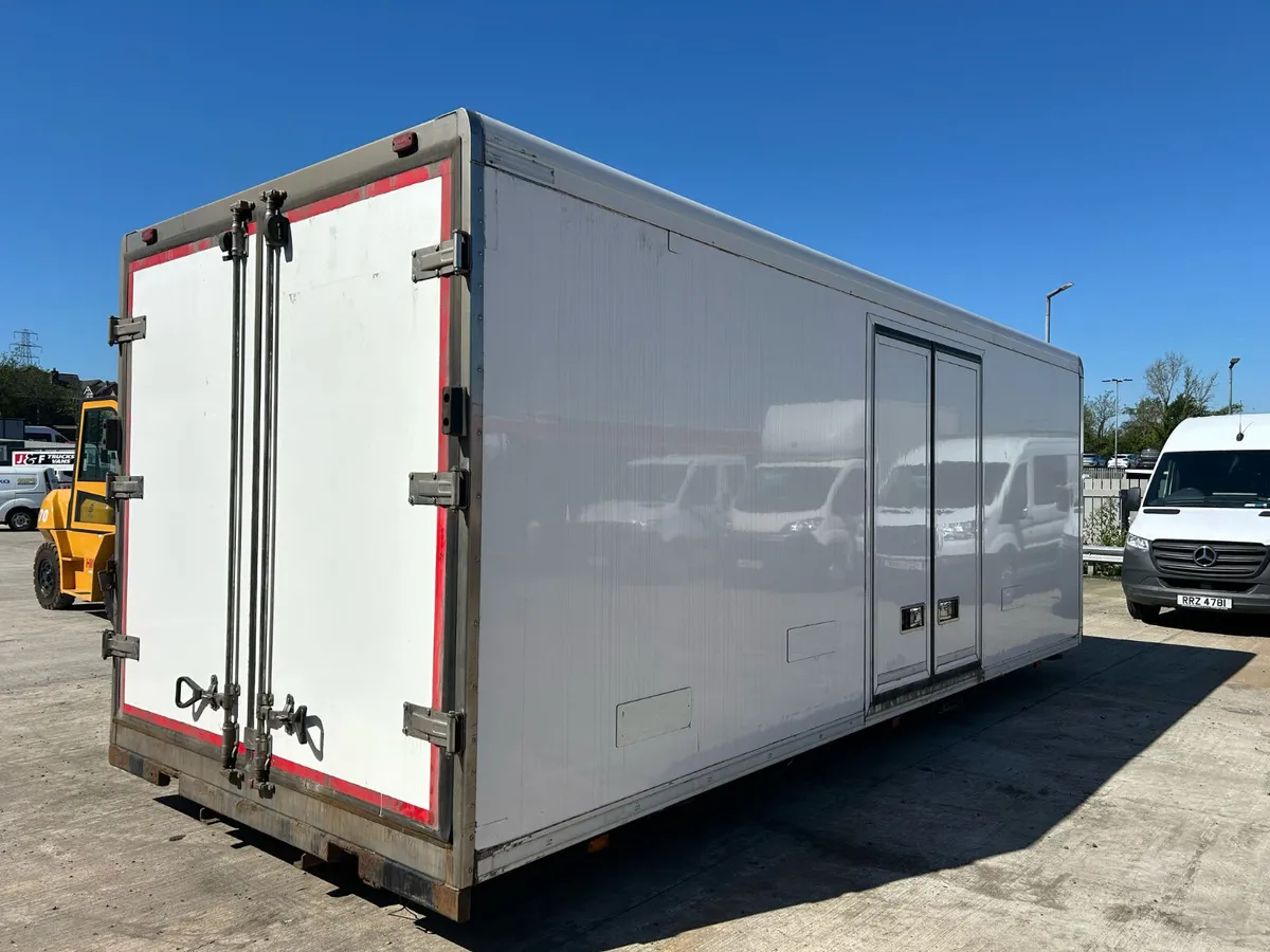 2016 22FT INSULATED BODY - Image 3