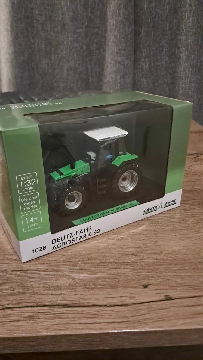 Model tractor - Image 2
