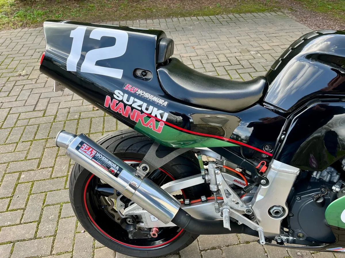 Suzuki Gsxr 750 Yoshimura GP Legends - Image 2
