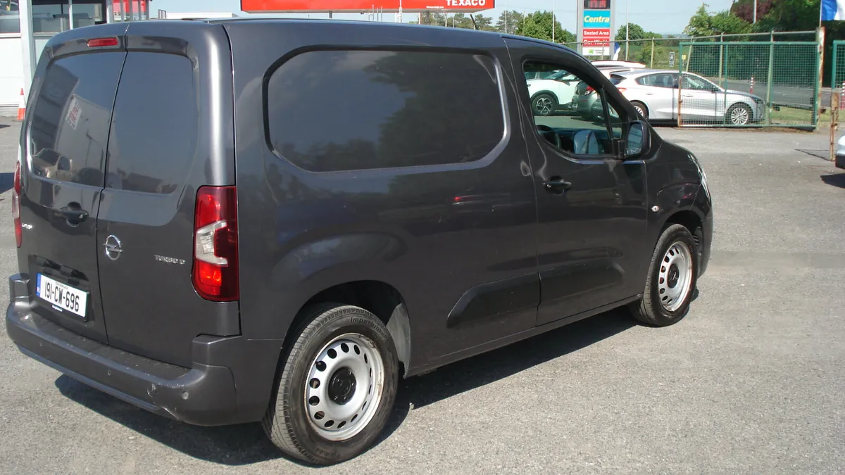 Opel Combo 2019 - Image 2