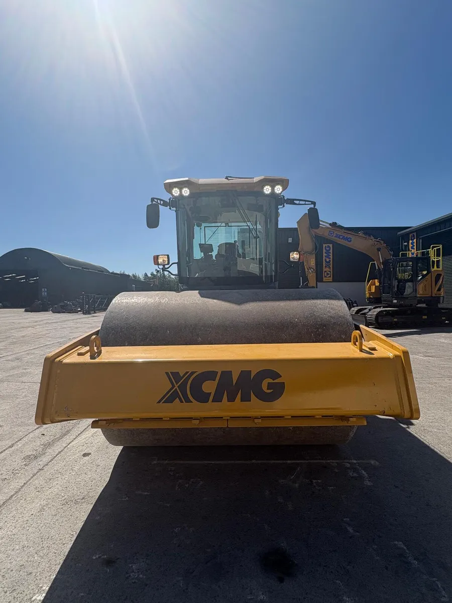 BRAND NEW XCMG XS135 SINGLE SMOOTH DRUM ROLLER - Image 3