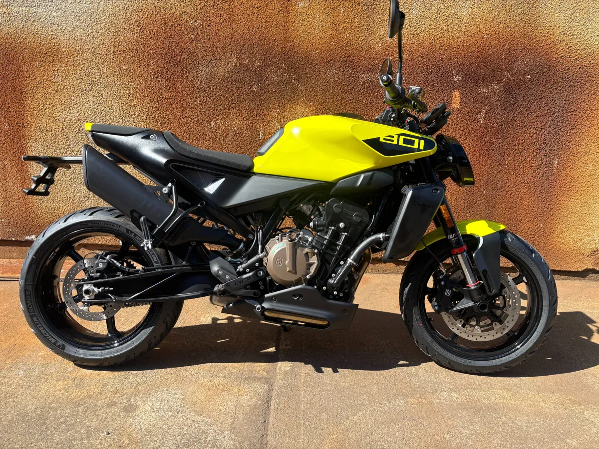 Husqvarna Vitpilen 801 - New Unregistered - Image 3