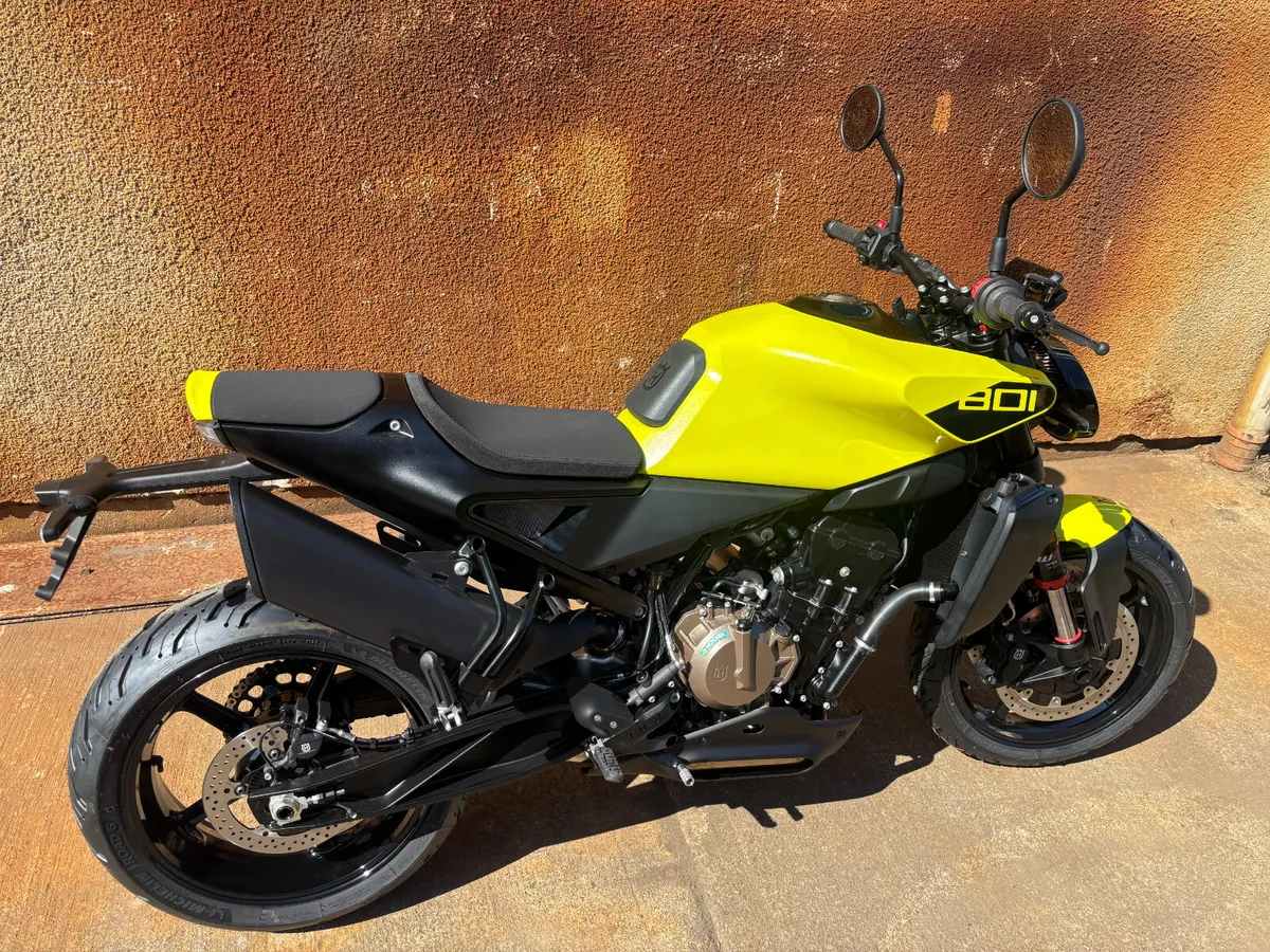 Husqvarna Vitpilen 801 - New Unregistered - Image 4