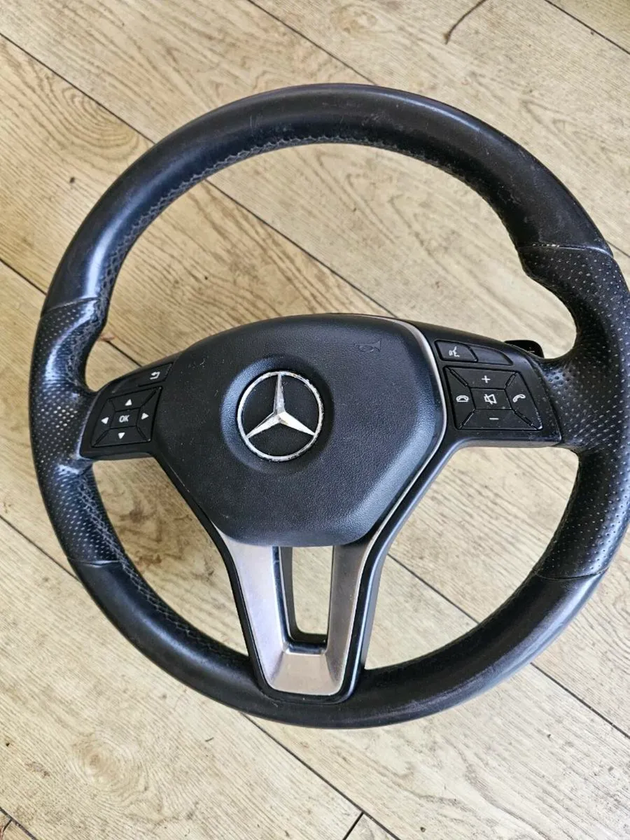 2015 mercedes e class - Image 1