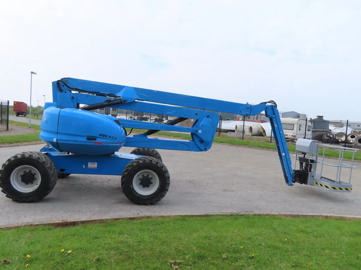 Manitou 200 ATJ Articulating Boom Lift - Image 2