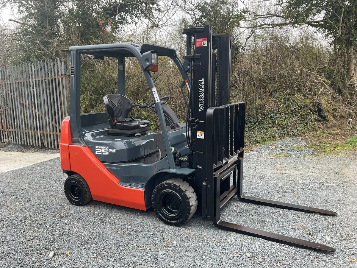 FORKLIFT - Image 4