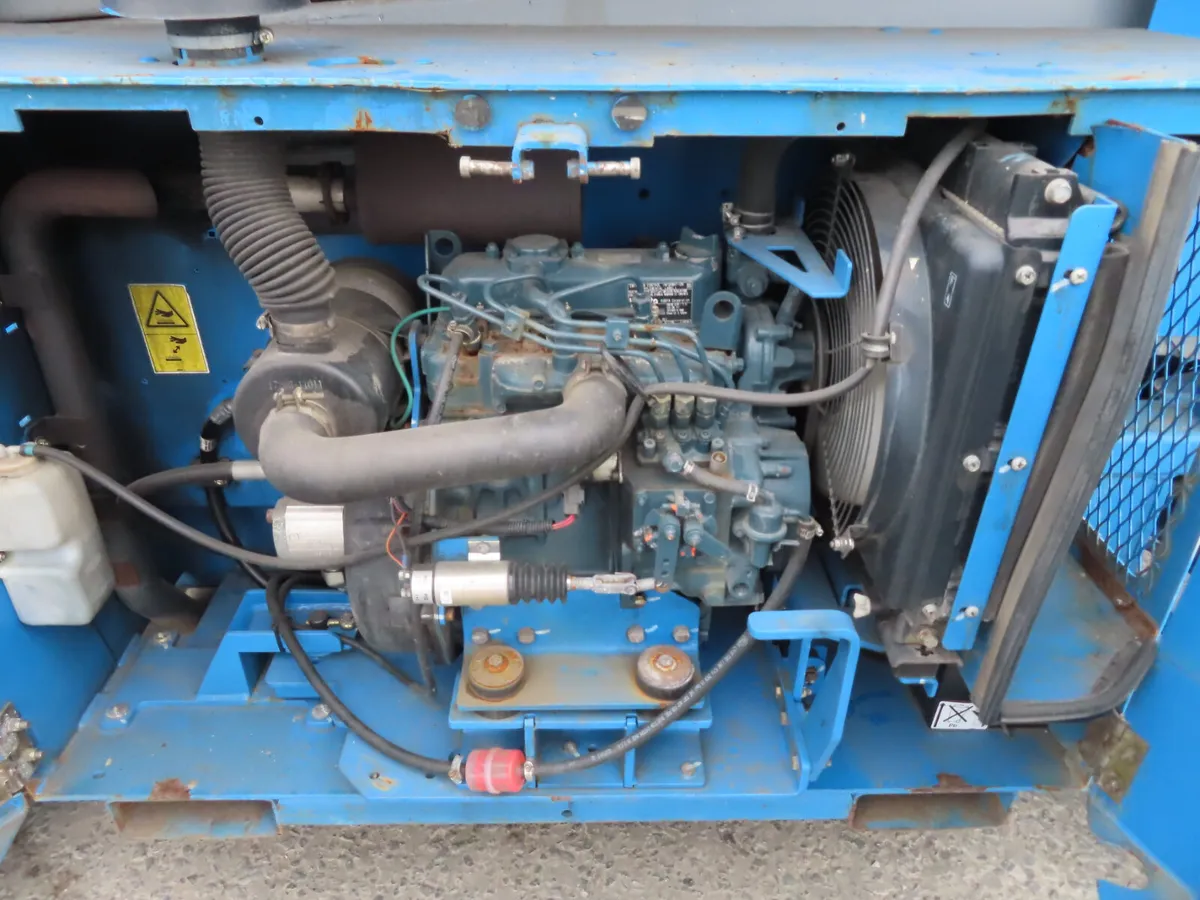 Genie 3369RT Diesel Lift 2014 - Image 4